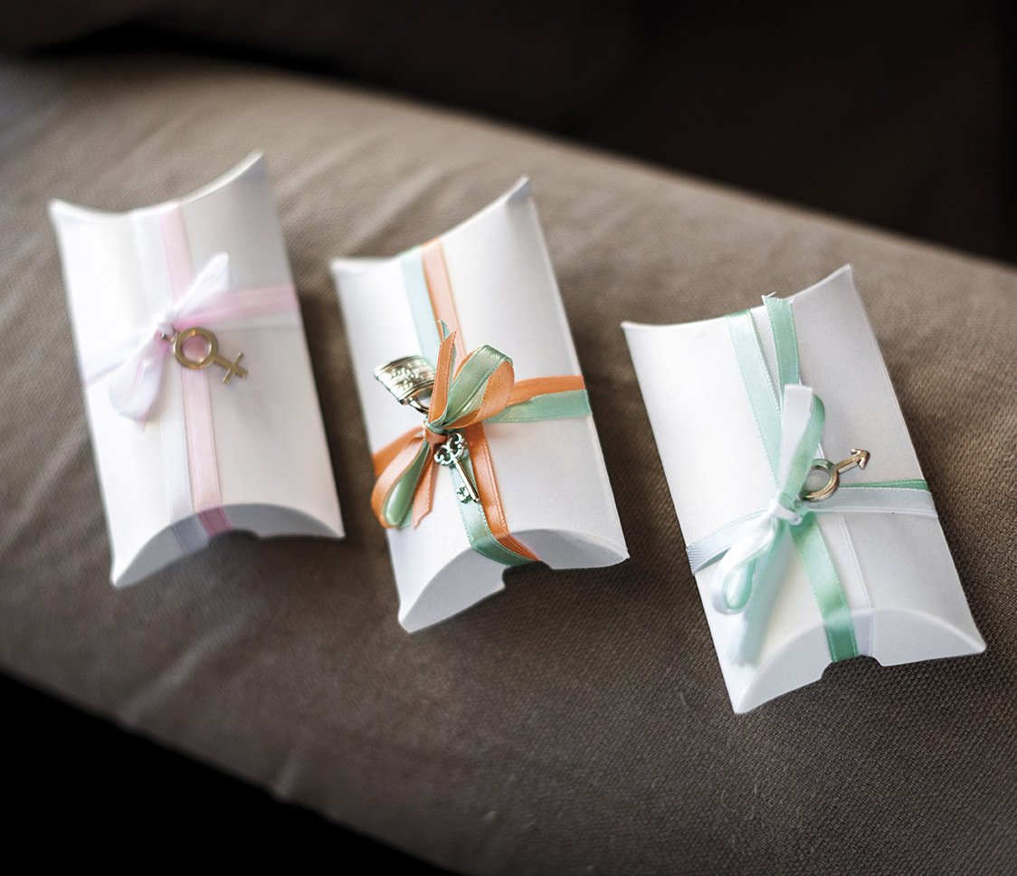 10 perleťově bílých kartonových krabic svatební křest