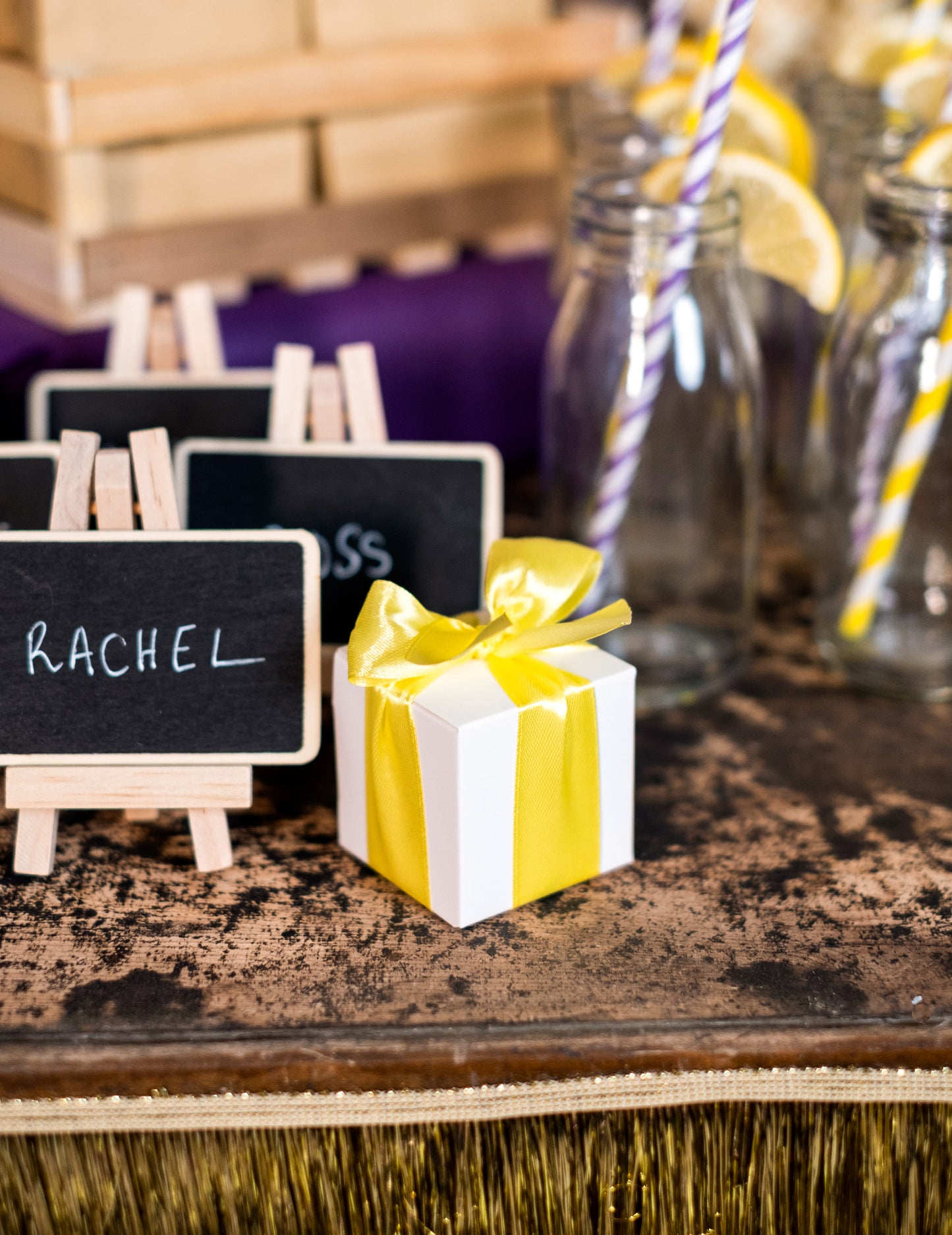 10 bílých čtvercových kartonových krabic 5 x 5 cm