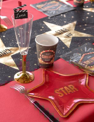 10 papírových kelímků Hollywood 7,8 x 9,7 cm