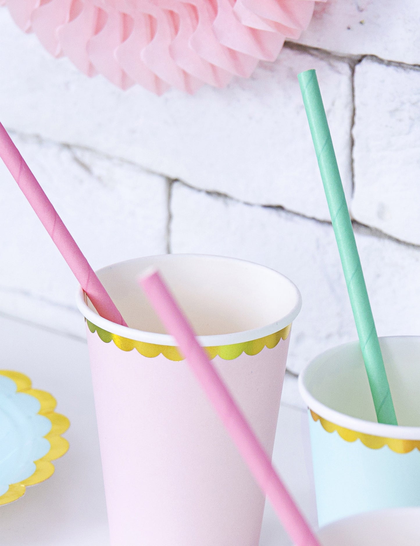 10 světle růžových kartonových brček 19,5 cm