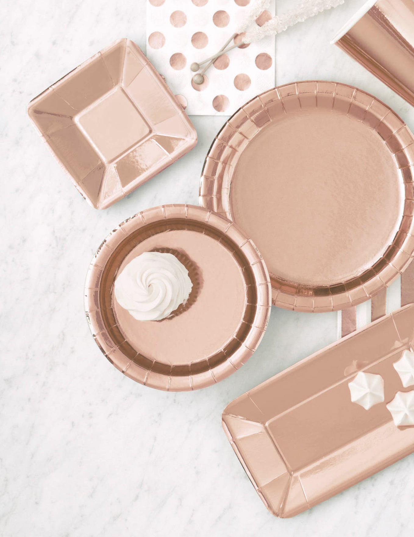 16 růžovo-zlatých papírových talířů 23 cm