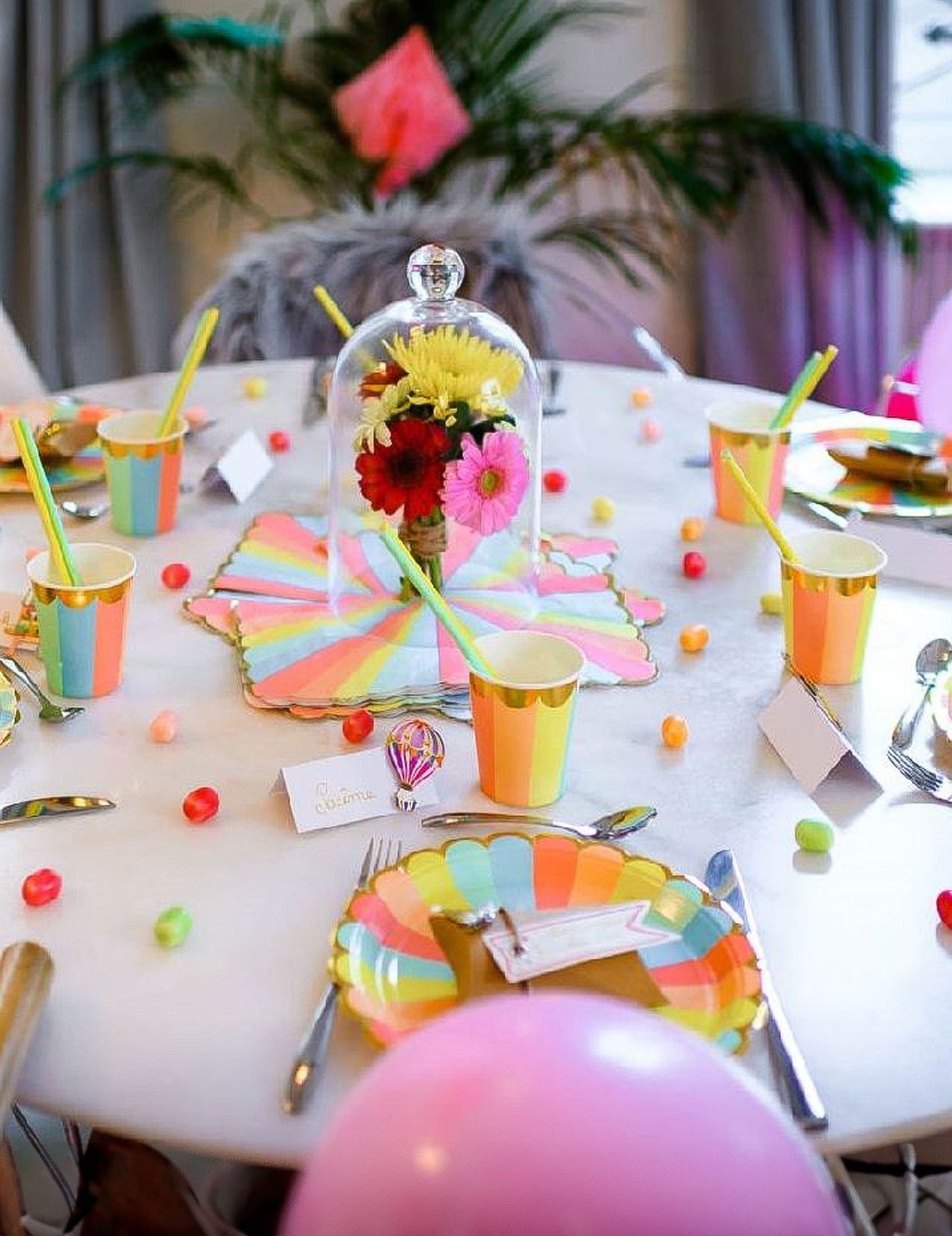 16 pastelově zlatých papírových ubrousků Berlingot 33 x 33 cm