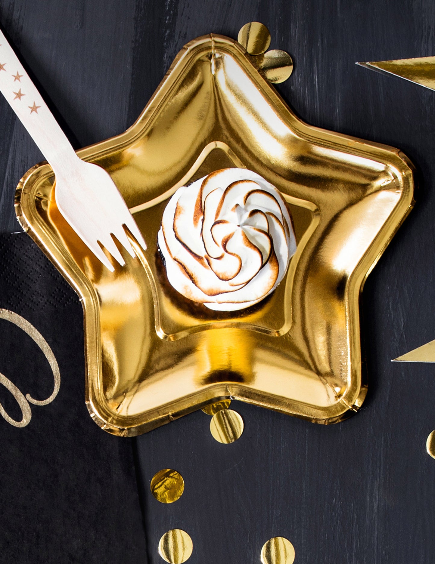 18 dřevěné příbory zlaté hvězdy 16 cm, jednorázové nádobí