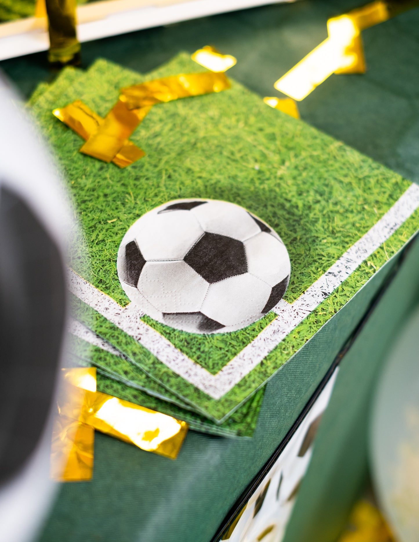 20 papírových ubrousků Football Party 33 x 33 cm fotbalové hřiště