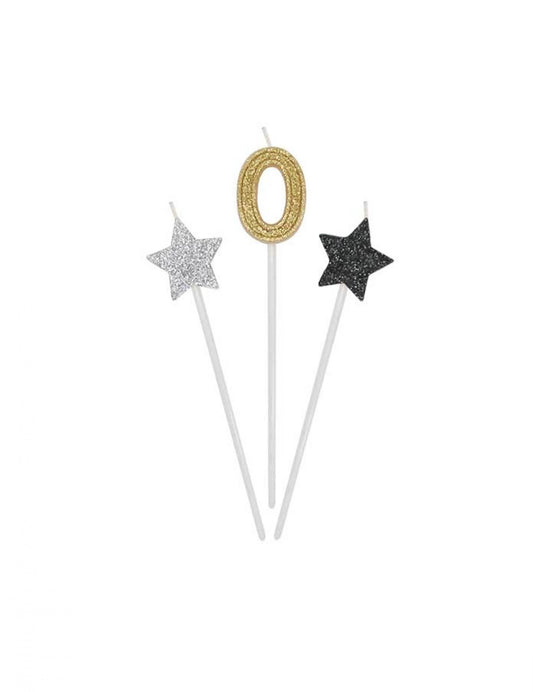 Détail du chiffre 0 et des étoiles des bougies d'anniversaire chiffre pour gâteau dorées argentées et noires pailletées