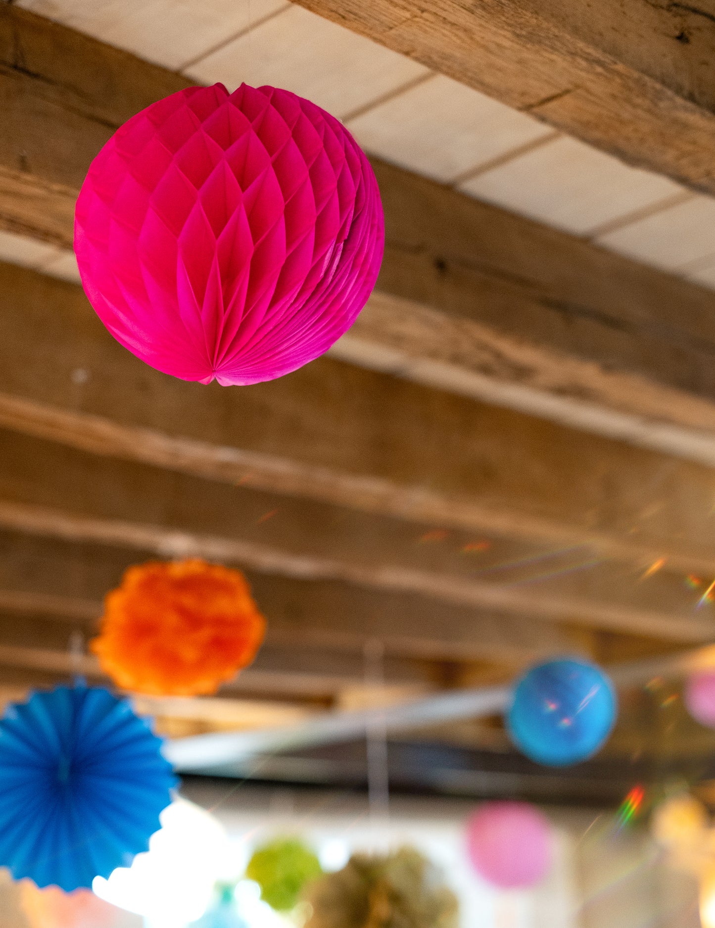 3 fuchsiově růžové voštinové papírové koule 15, 20 a 25 cm pověsit