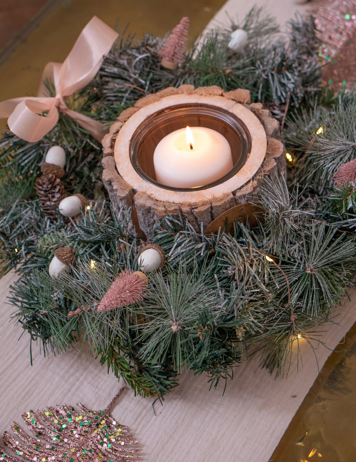 3 malé umělé stromky z růžového zlata 5,5 x 2,5 cm