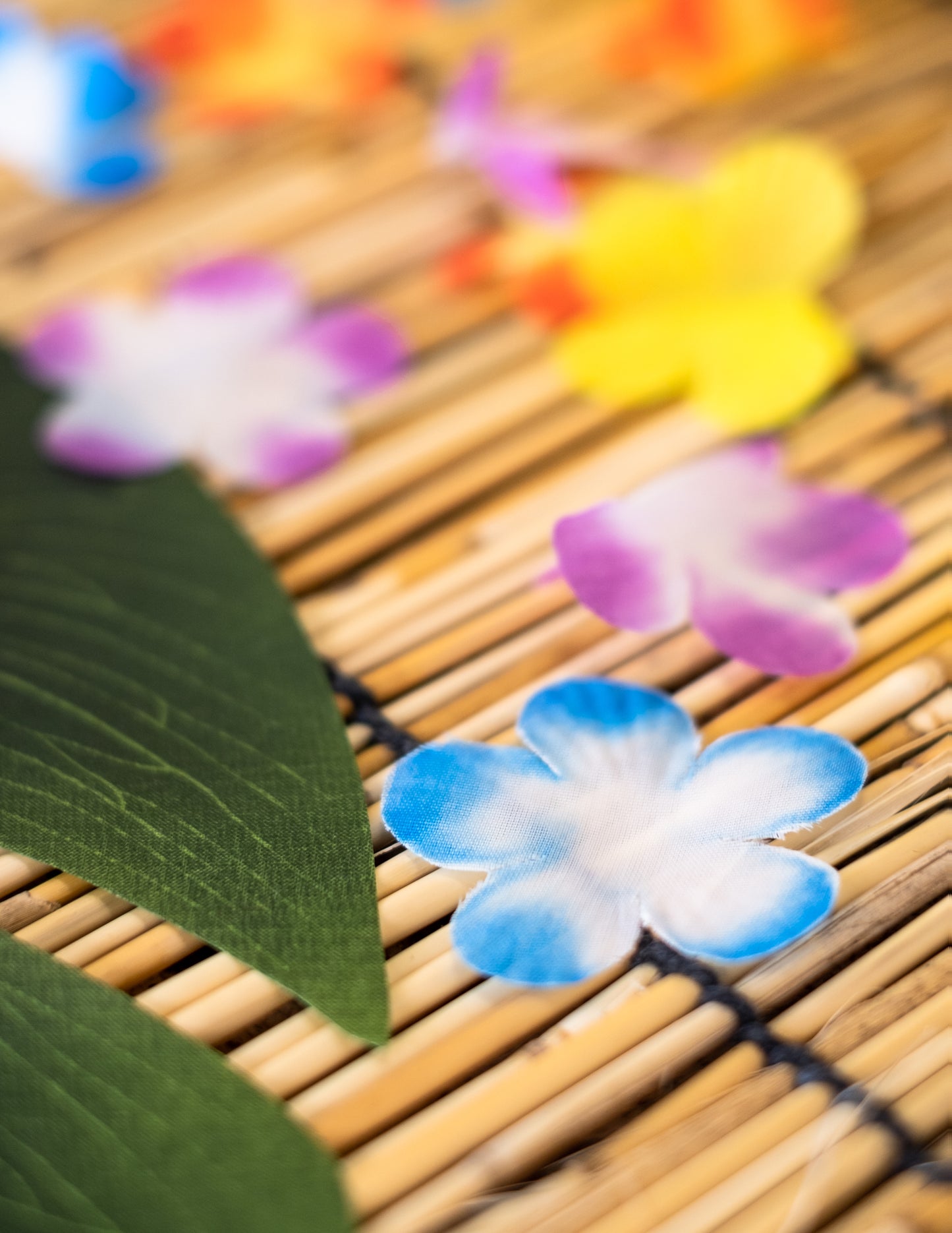 300 dekorativních havajských květin