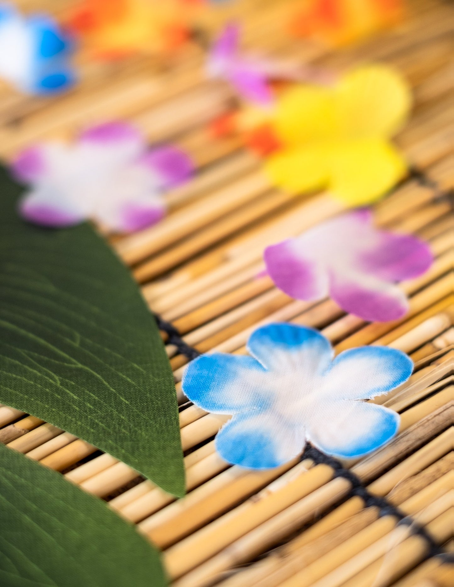 300 dekorativních havajských květin