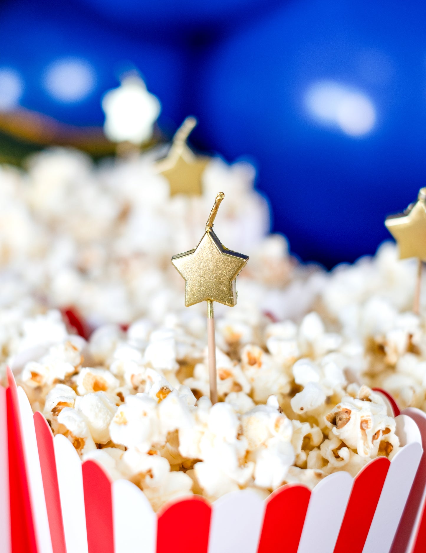 6 svíček na zlatých hvězdných trsátkách