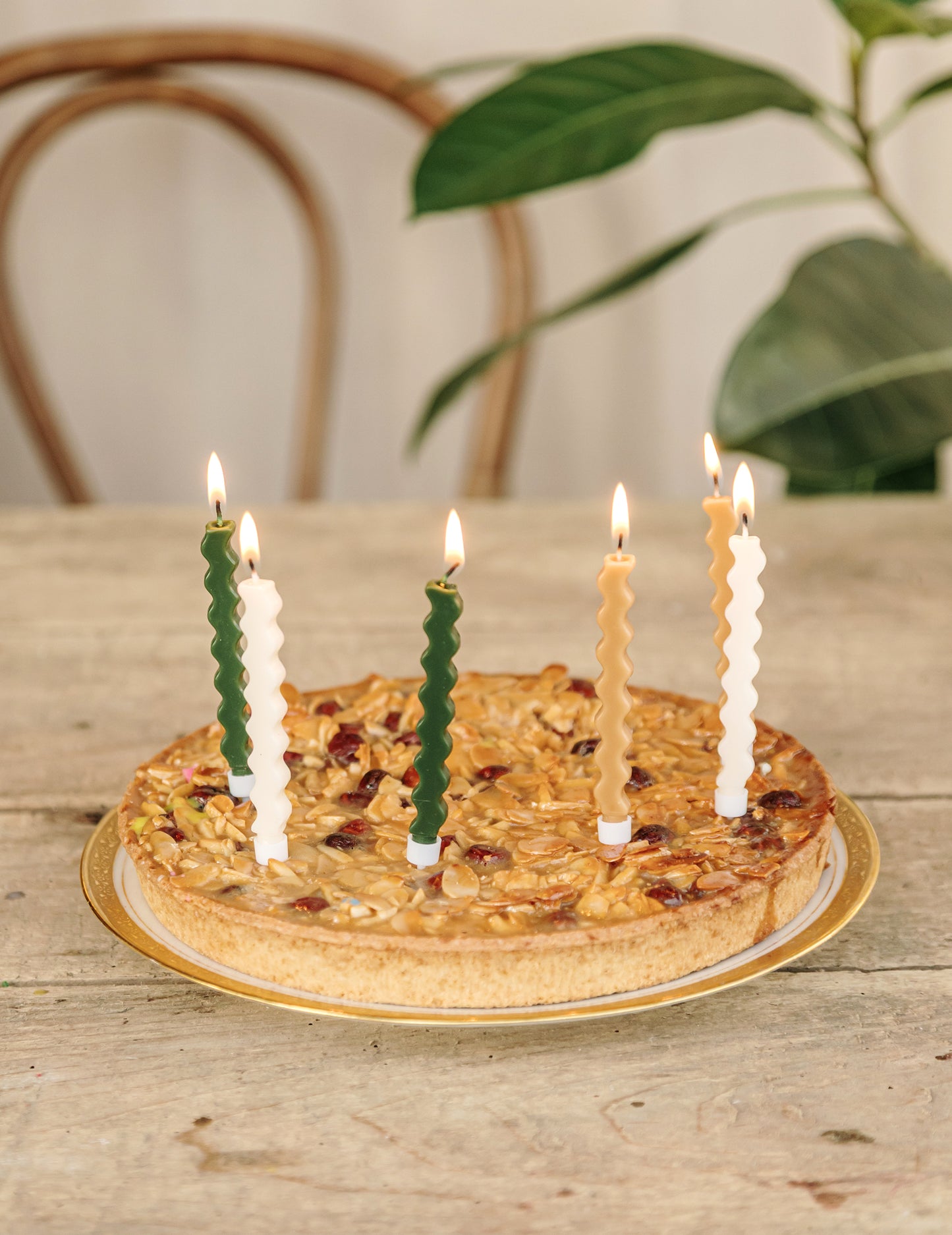 6 cikcak zvlněných dortových ozdobných svíček