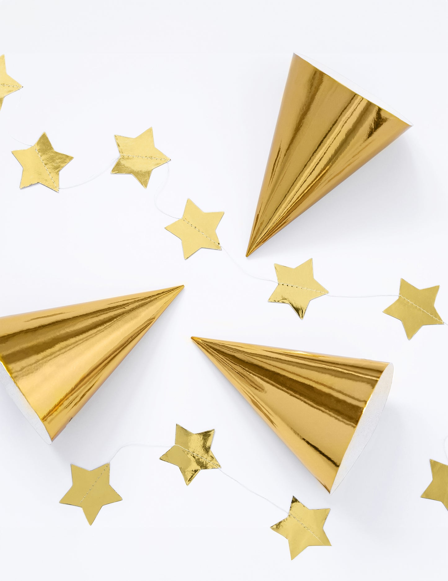 6 zlatých kartonových párty klobouků 16 cm