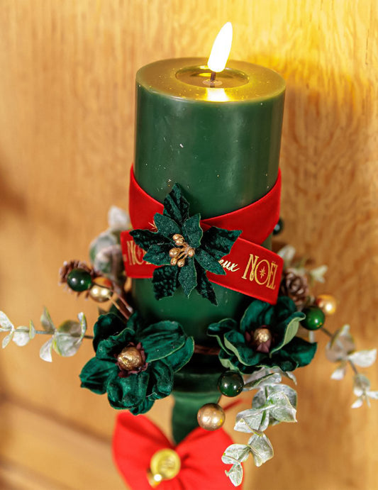 6 samolepicích květů vánoční hvězdy (poinsettia) tmavě zelený samet a zlato 5,5 cm