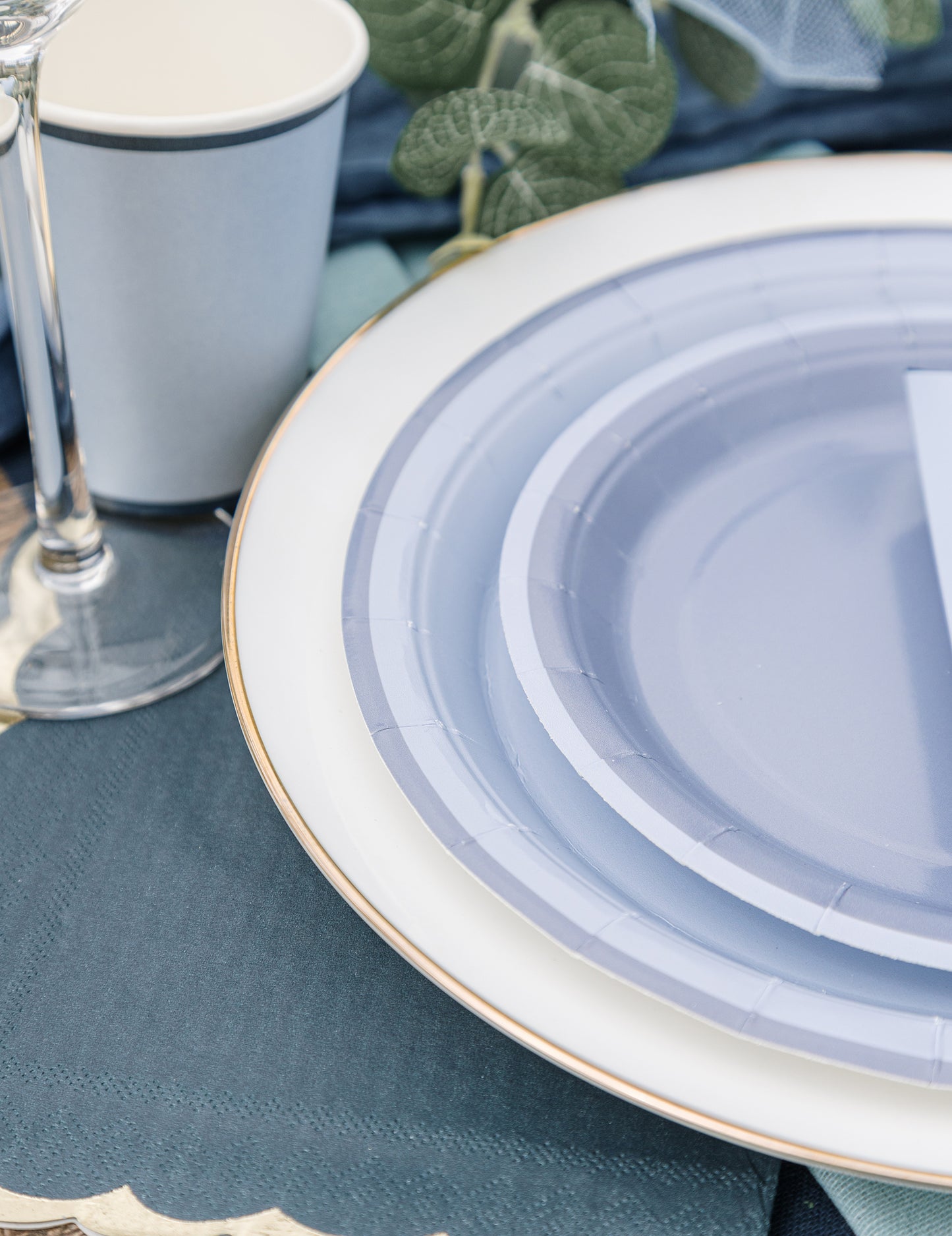 6 dvoubarevných kartonových kelímků bouřkově modré a tmavě modré 255 ml na párty