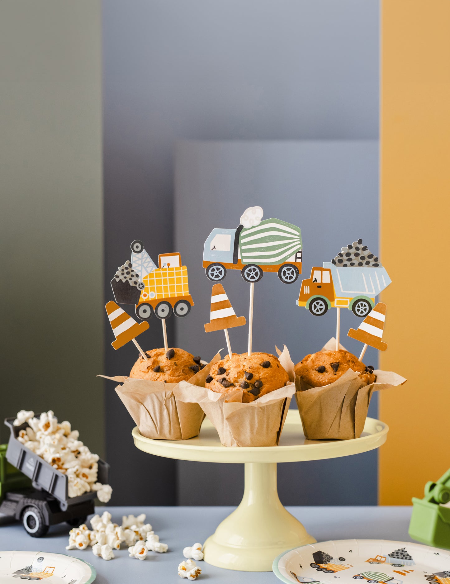 6 malých poznávacích značek stavebních nákladních vozidel 18 cm