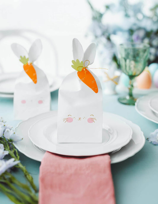 Mise en situation sur table des sacs à bonbons Lapins