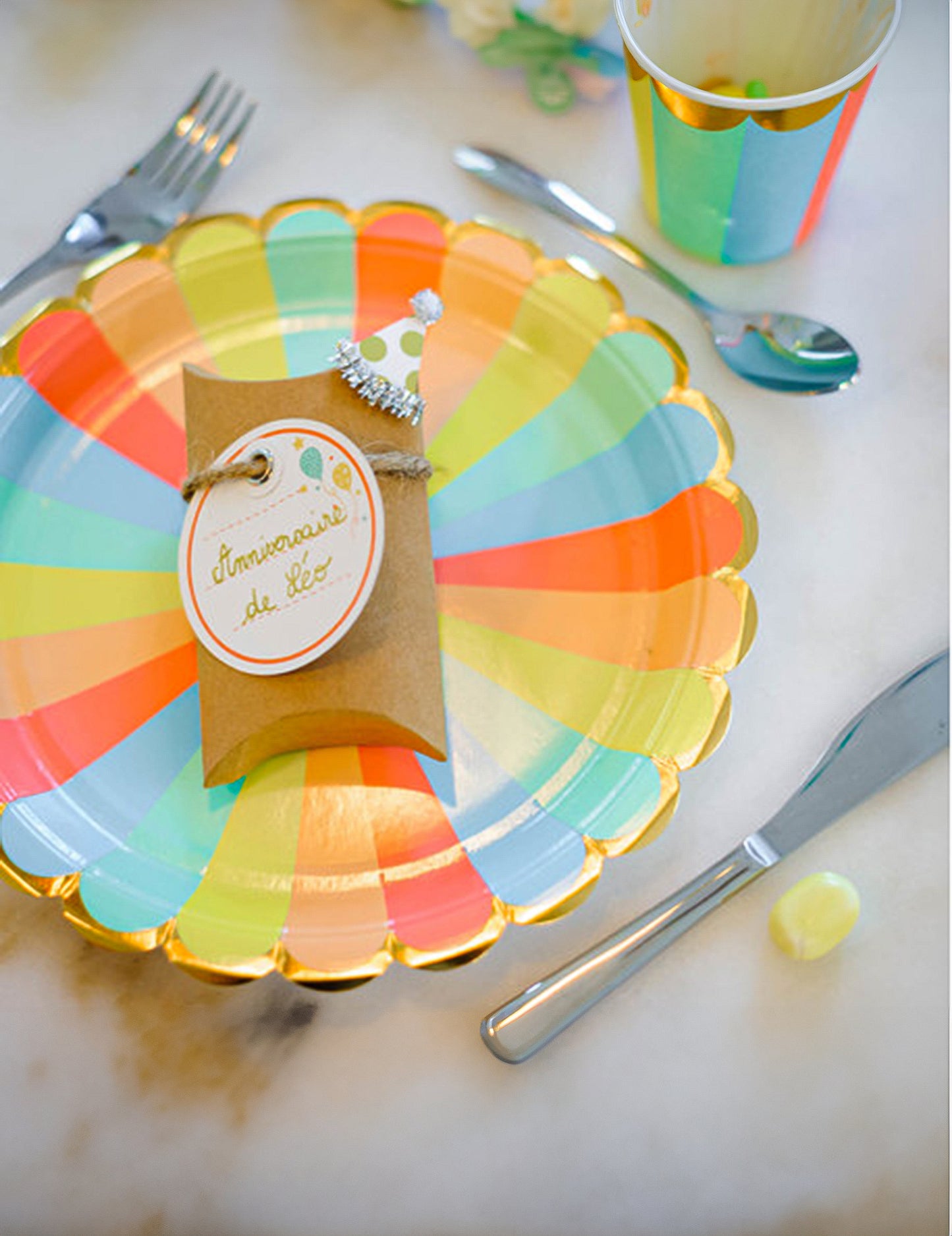 8 pastelových a zlacených papírových talířů Berlingot 23 cm