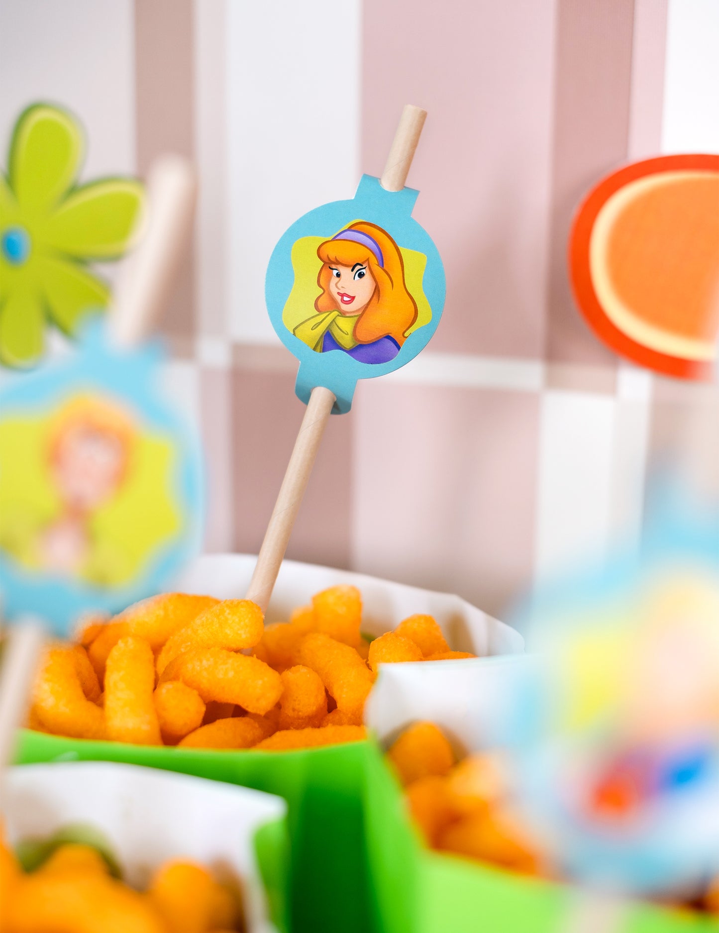 8 Straws medailon ve Scooby-doo 20cm karton