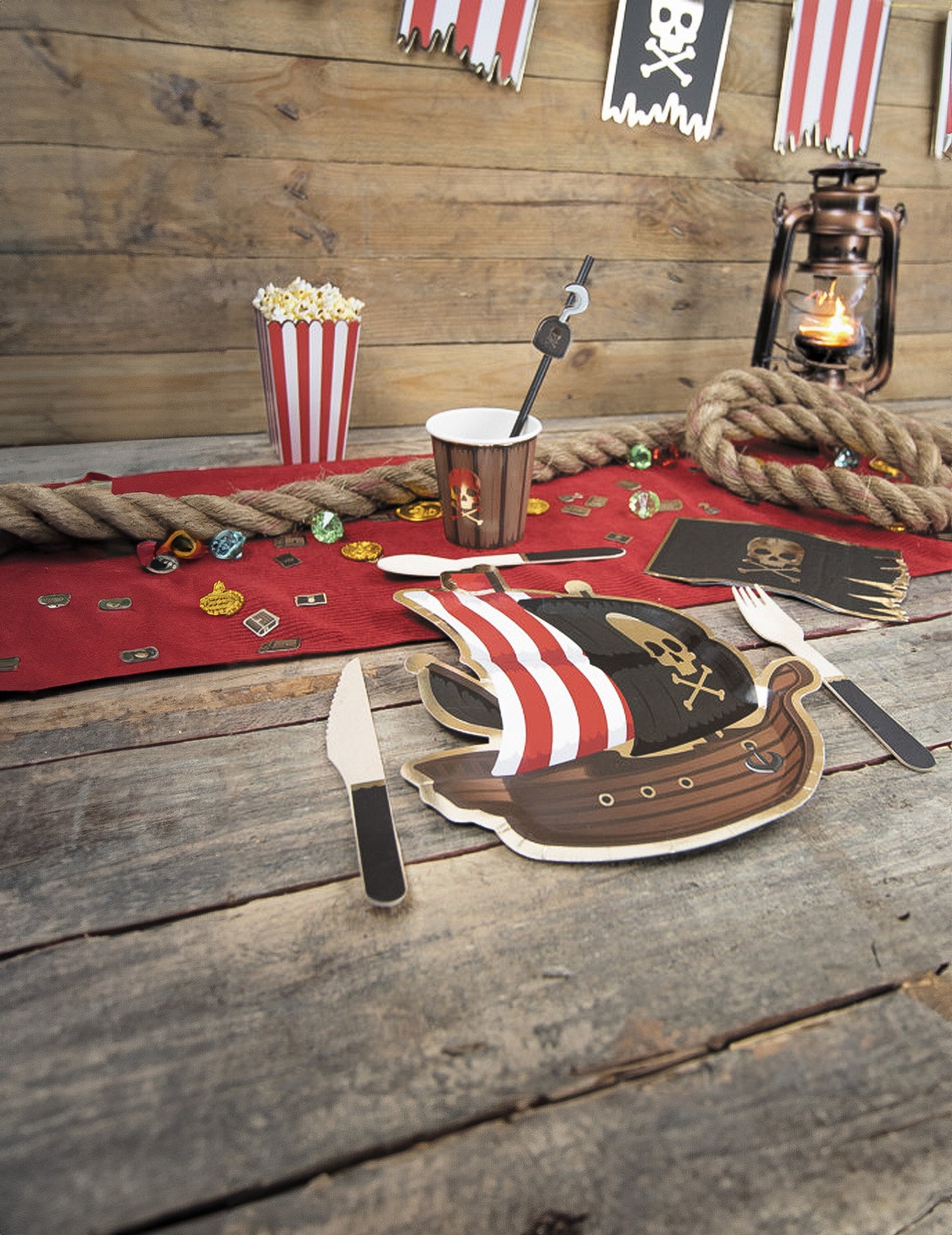 8 malých černých dřevěných nožů 16 cm