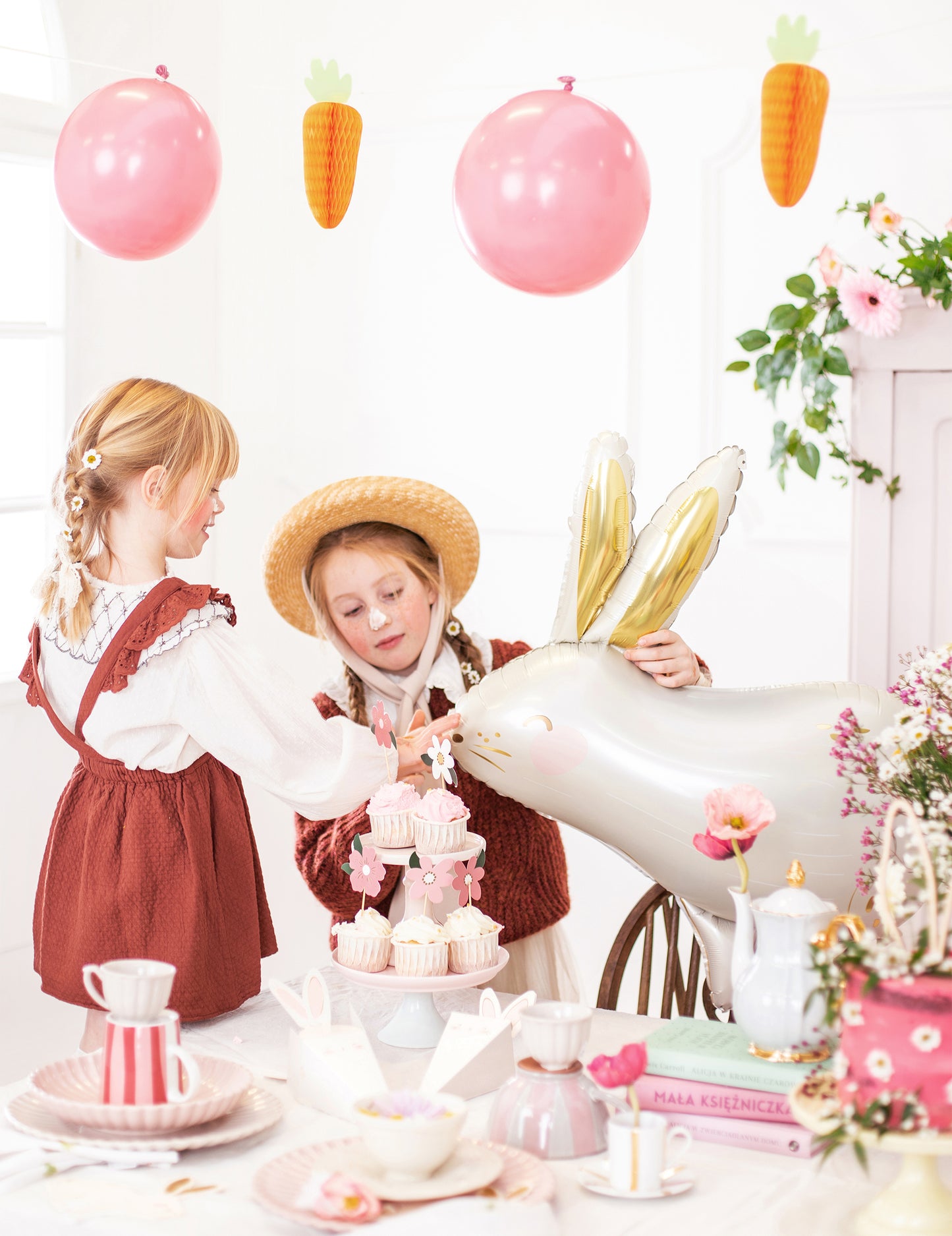 Bílo-zlatý fóliový balónek s králíkem 70 x 72 cm na Velikonoce