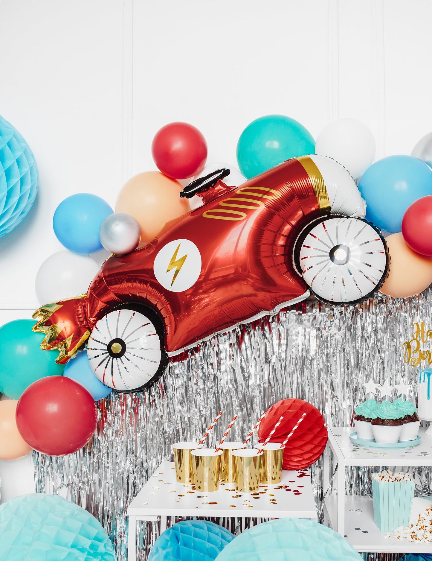 Fóliový balónek s červeným závodním autem 111 x 63 cm