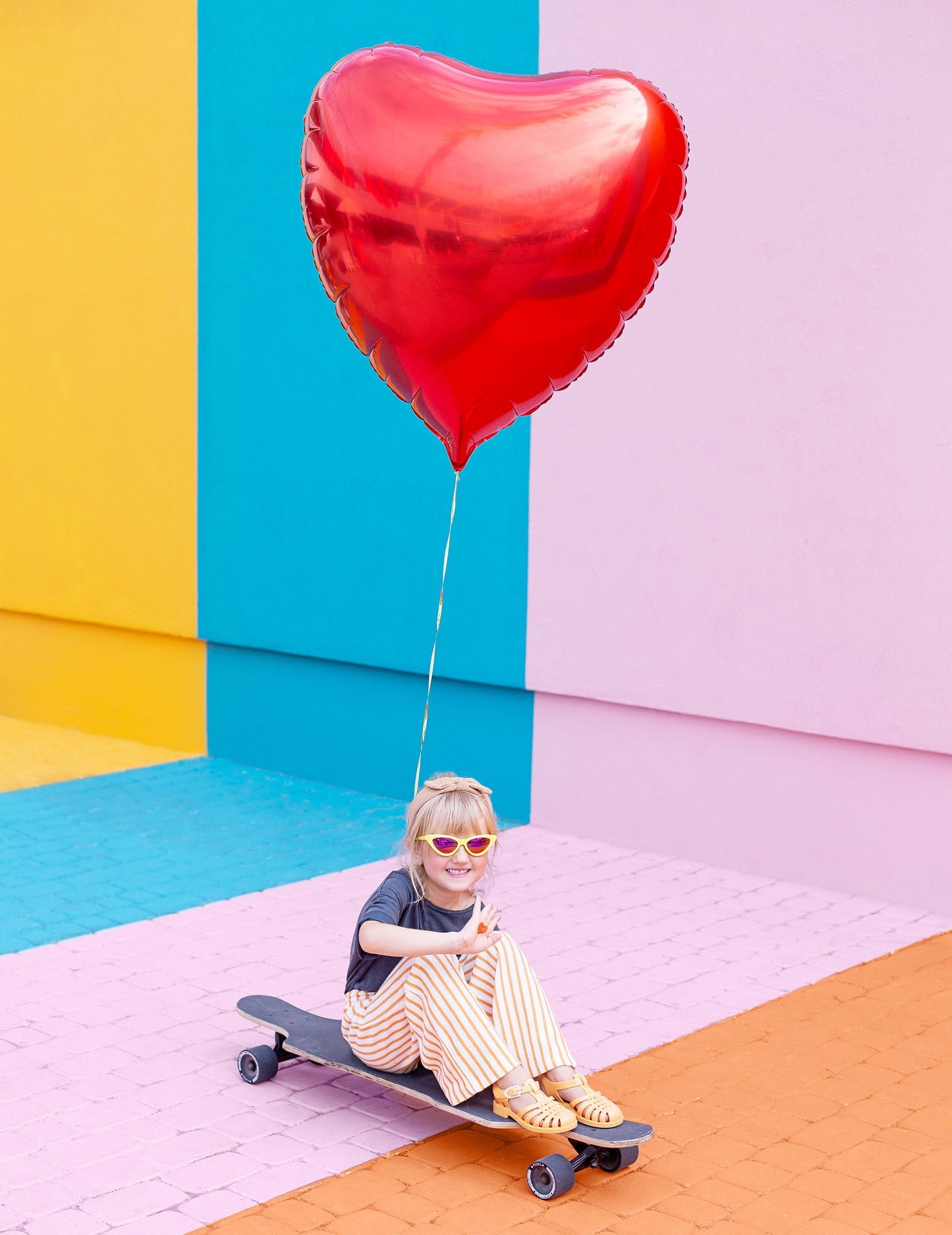 Obří fóliový balónek ve tvaru červeného srdce 73 cm