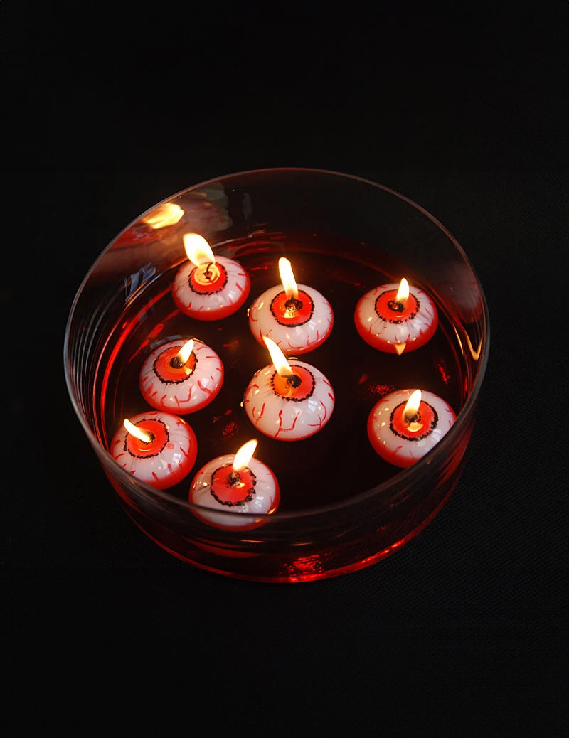 Vue d'ensemble de plusieurs exemplaires de la bougie flottante oeil ensanglanté pour Halloween