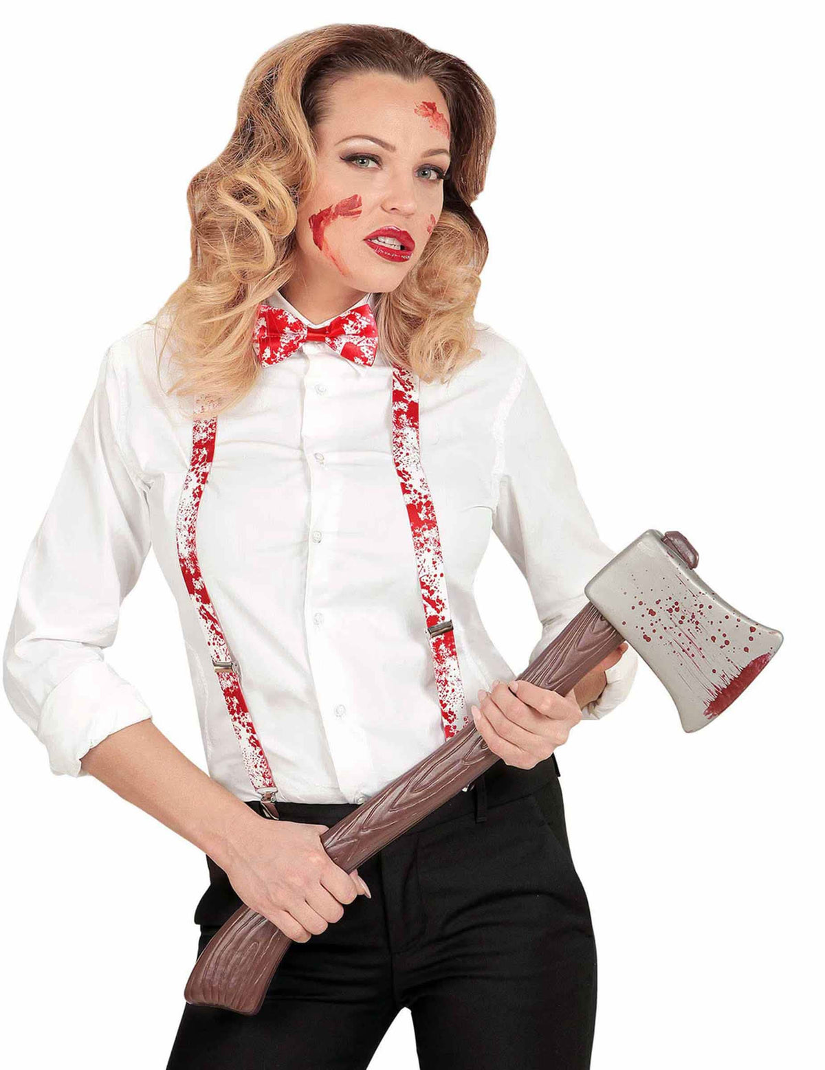 Pohled zepředu na nošené kšandě a krvavém motýlku halloween
