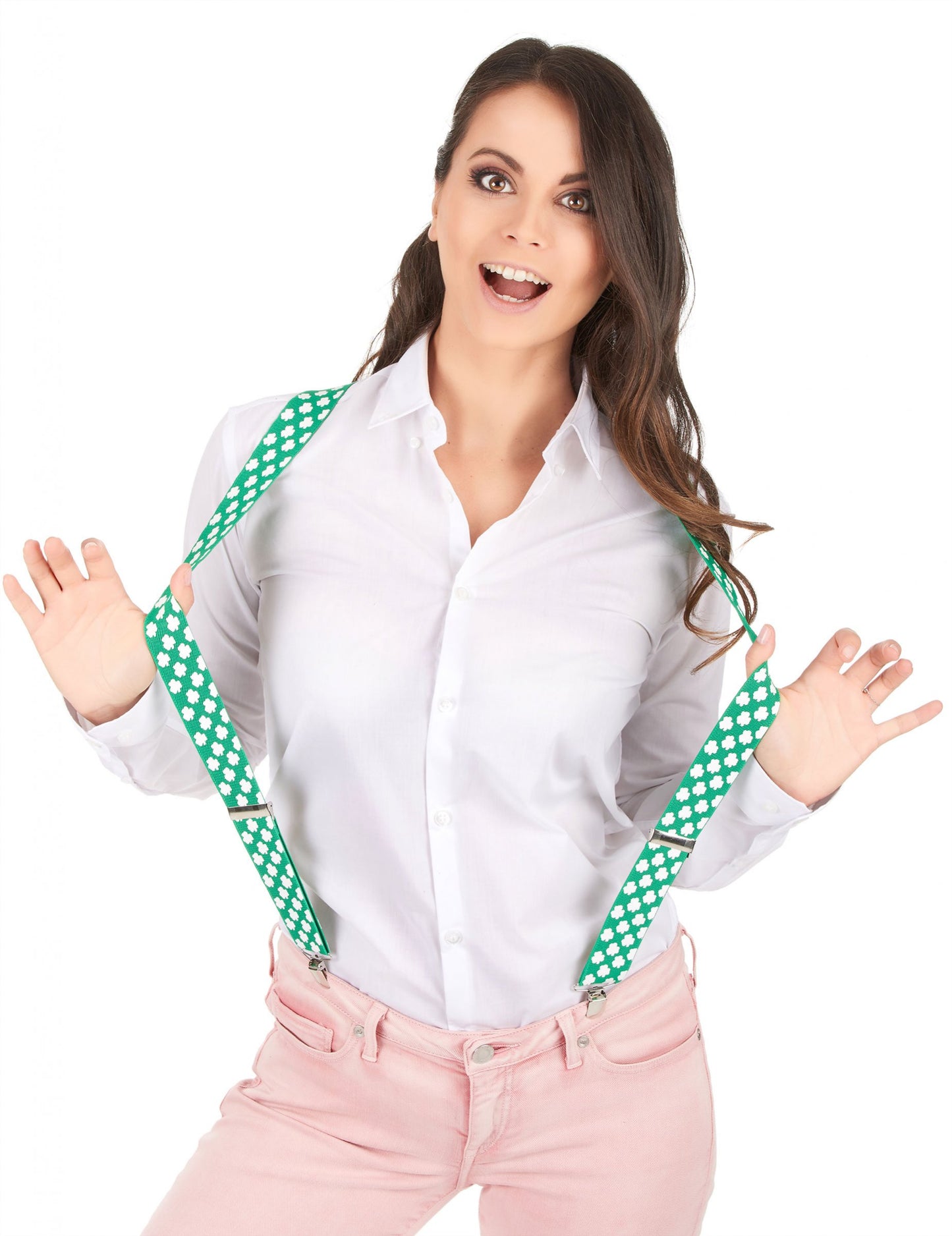 Zelené šle s bílými jetelovými lístky ke Dni svatého Patrika