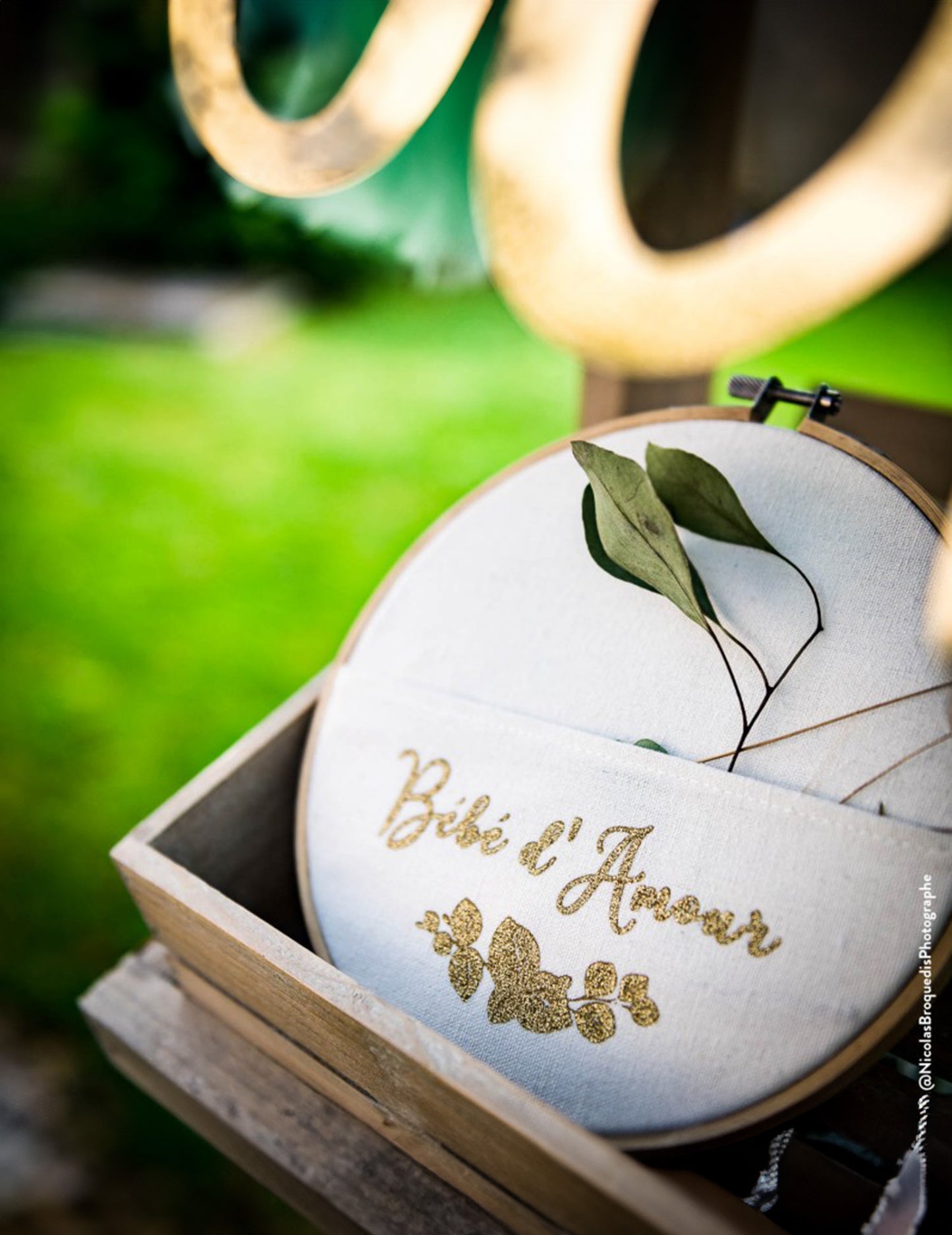 Love baby rámeček ze dřeva a lnu 19 cm třpytivé zlato