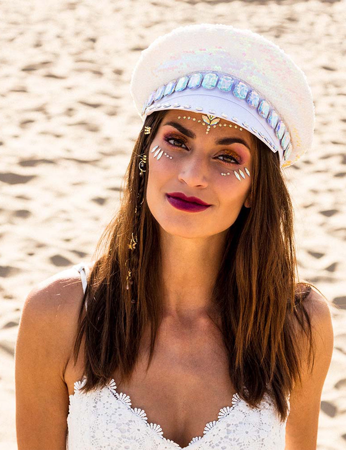 Oboustranná čepice pro dospělé z perleti a bílých flitrů