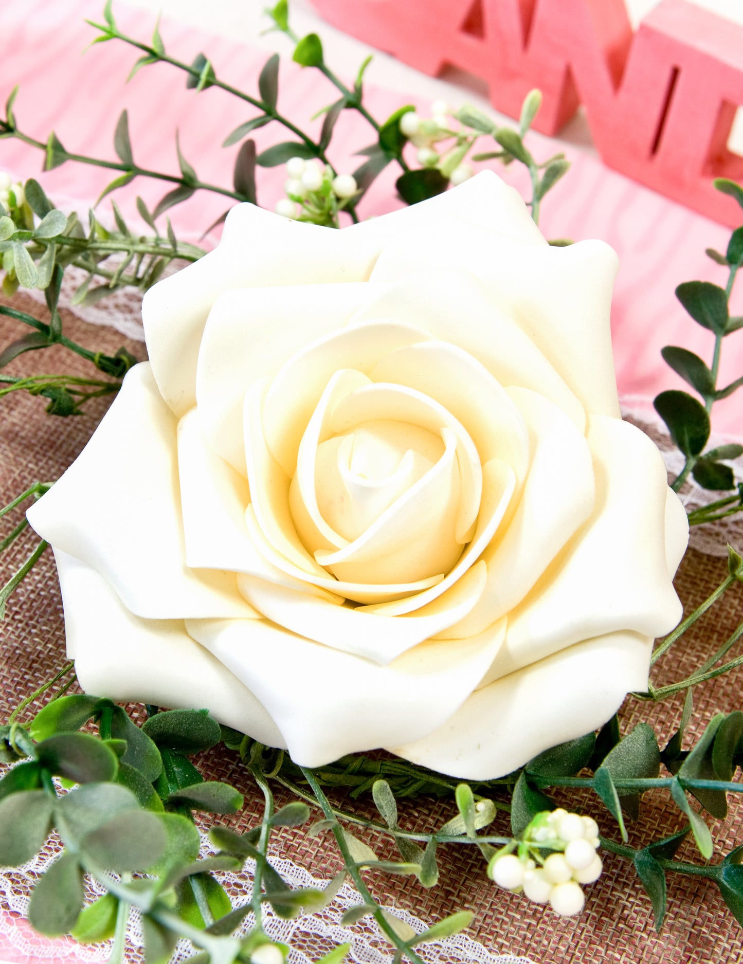 Růžový střed a slonovinové listy 18 cm venkovská svatba