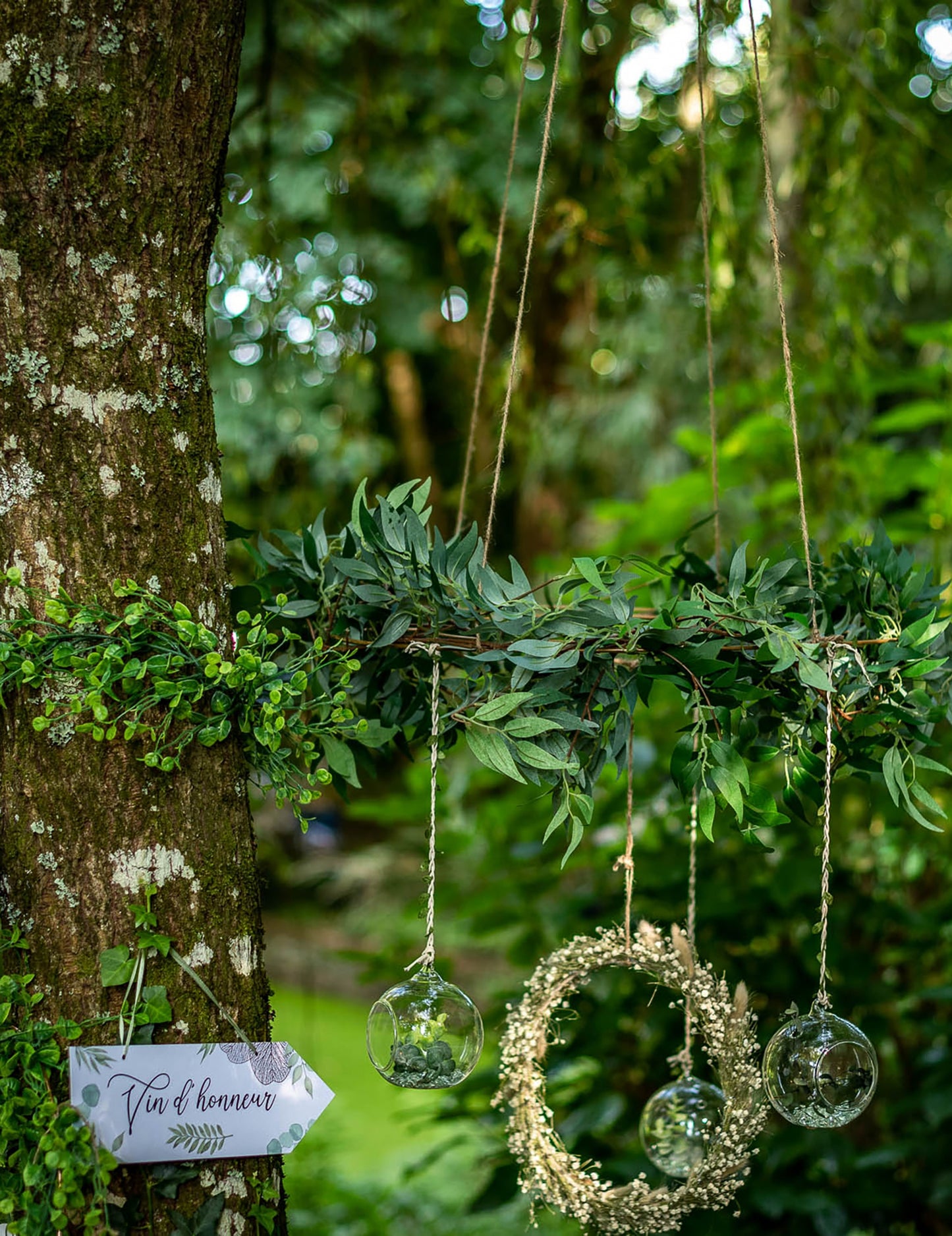 Zlatý kovový dvojitý kruh na 60 přívěsků cm