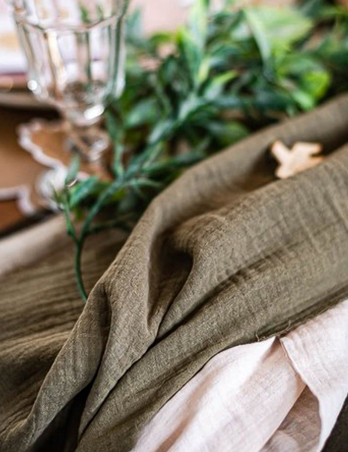 Ubrus z khaki bavlněné gázy 30 cm x 3 m