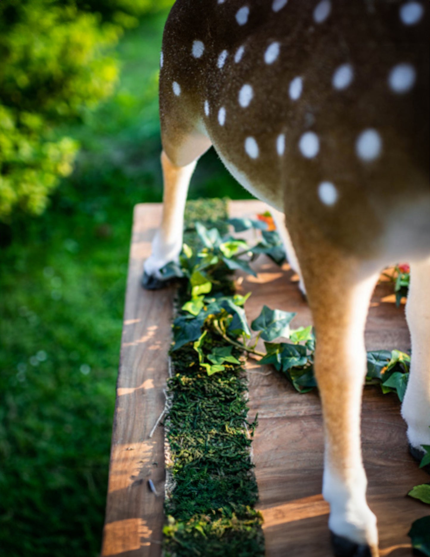 Ubrus z juty a mechu s květinami 10 cm x 2 m