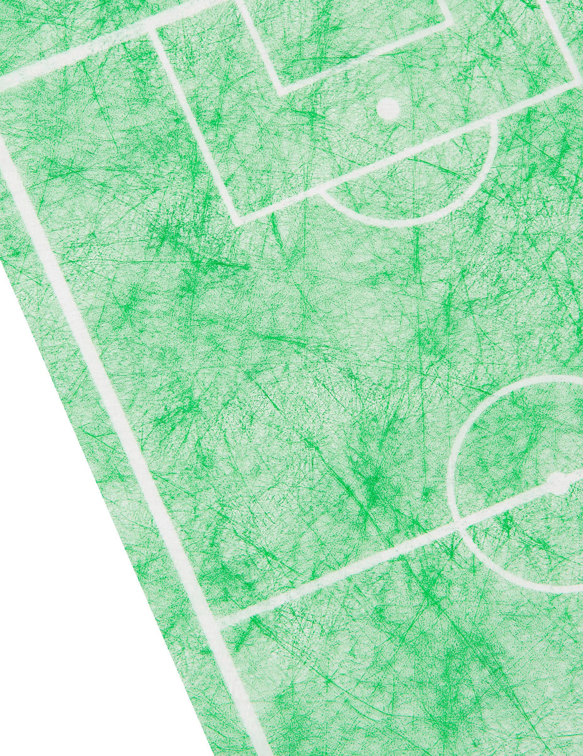 Detail netkané textilie běhounu na stůl s motivem fotbalového hřiště zelená