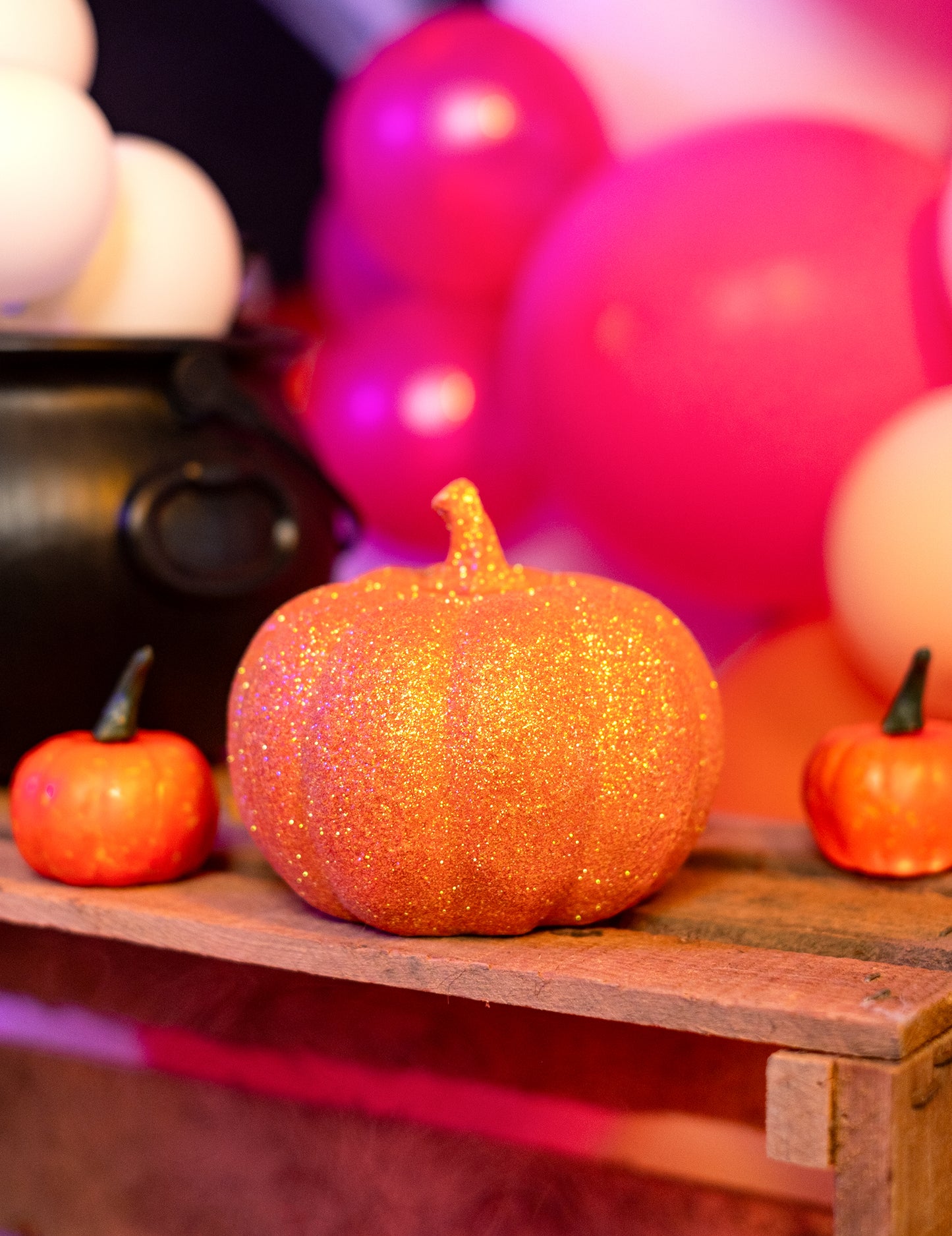 Oranžová třpytivá dýně 12,5 cm