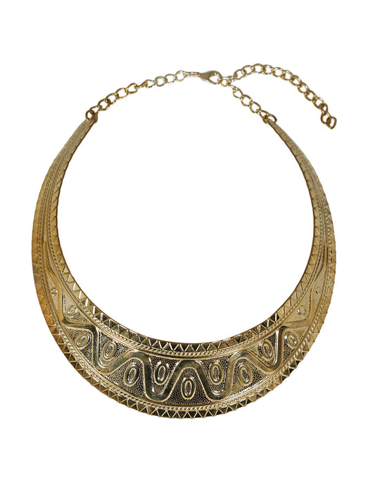 Détail des motifs gravés du collier déesse antique