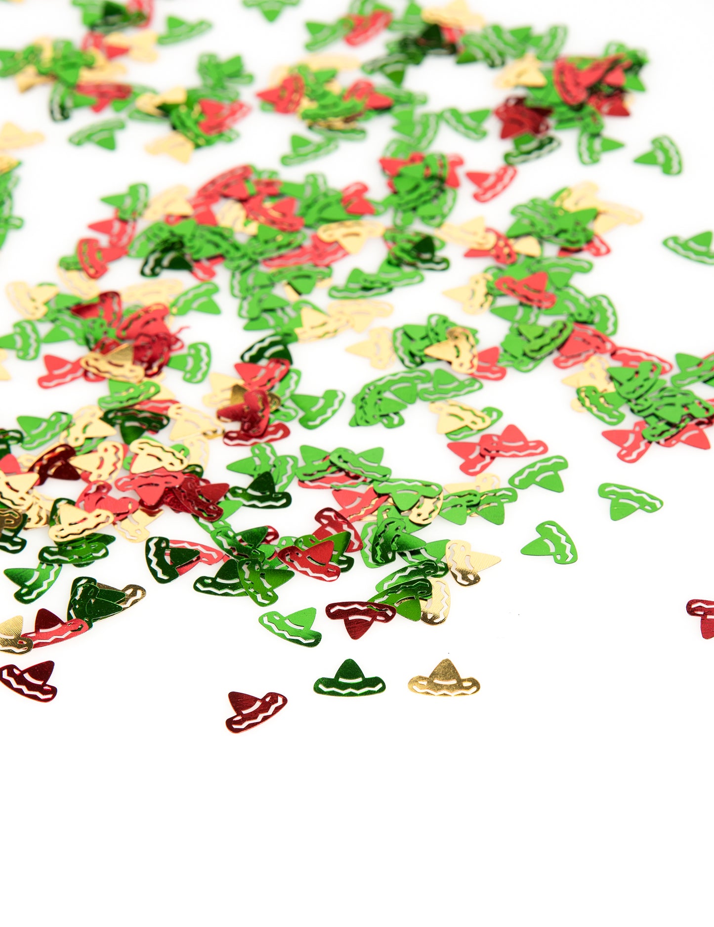 Vue de haut des confettis de table sombrero mexique
