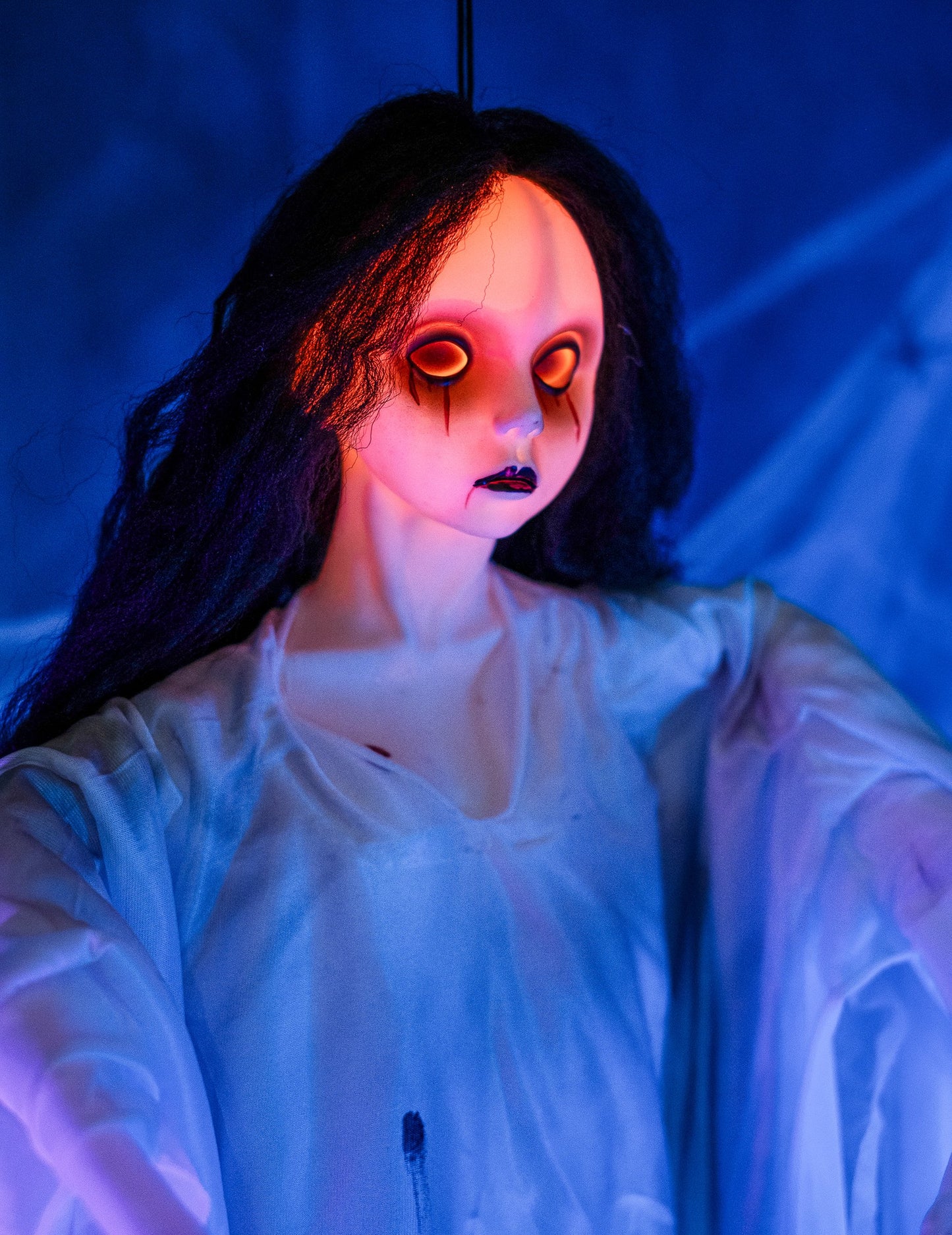 Závěsná dekorace bílá dámská lampička 90 cm Halloween