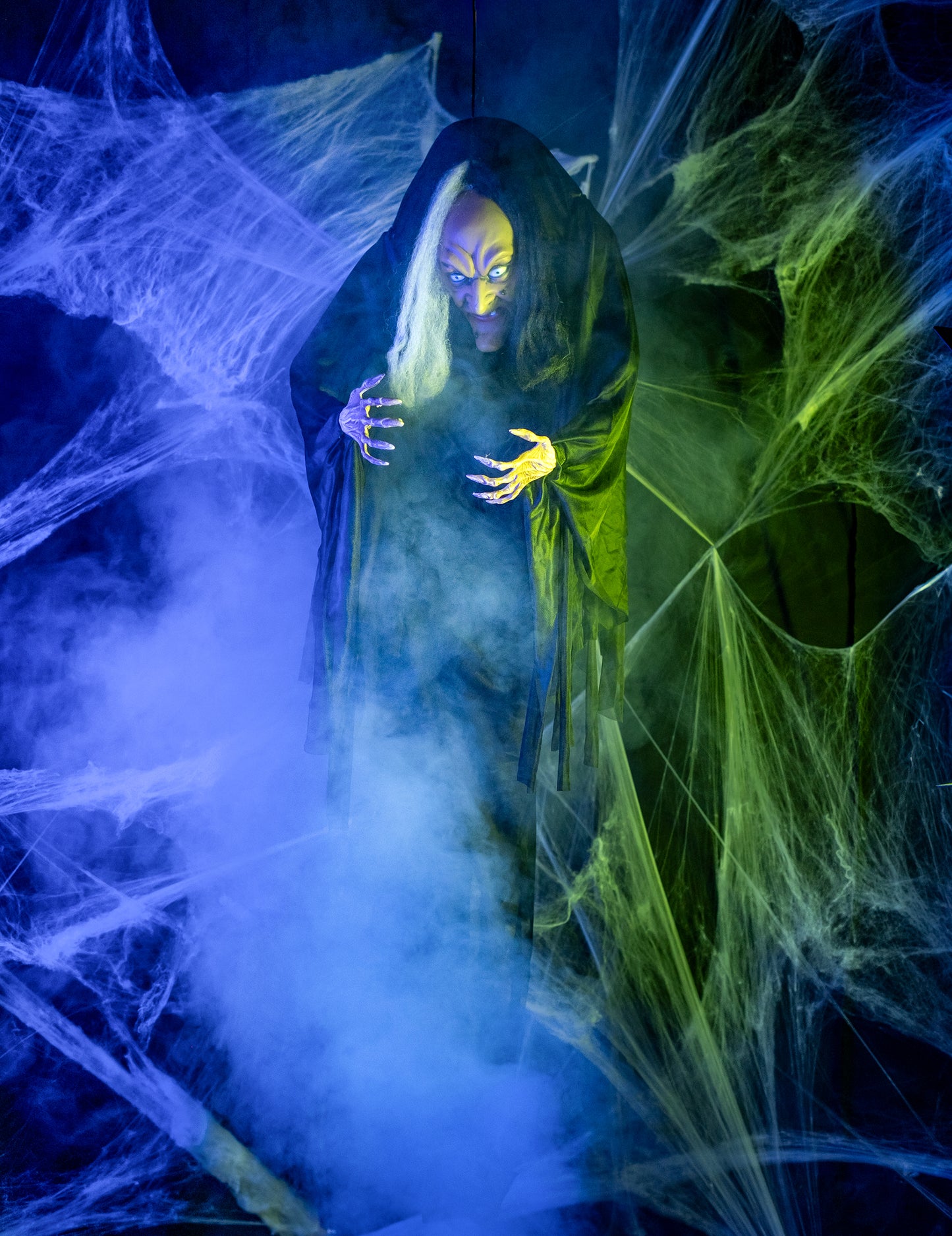 Černobílá závěsná dekorace s čarodějnicí 140 cm Halloween