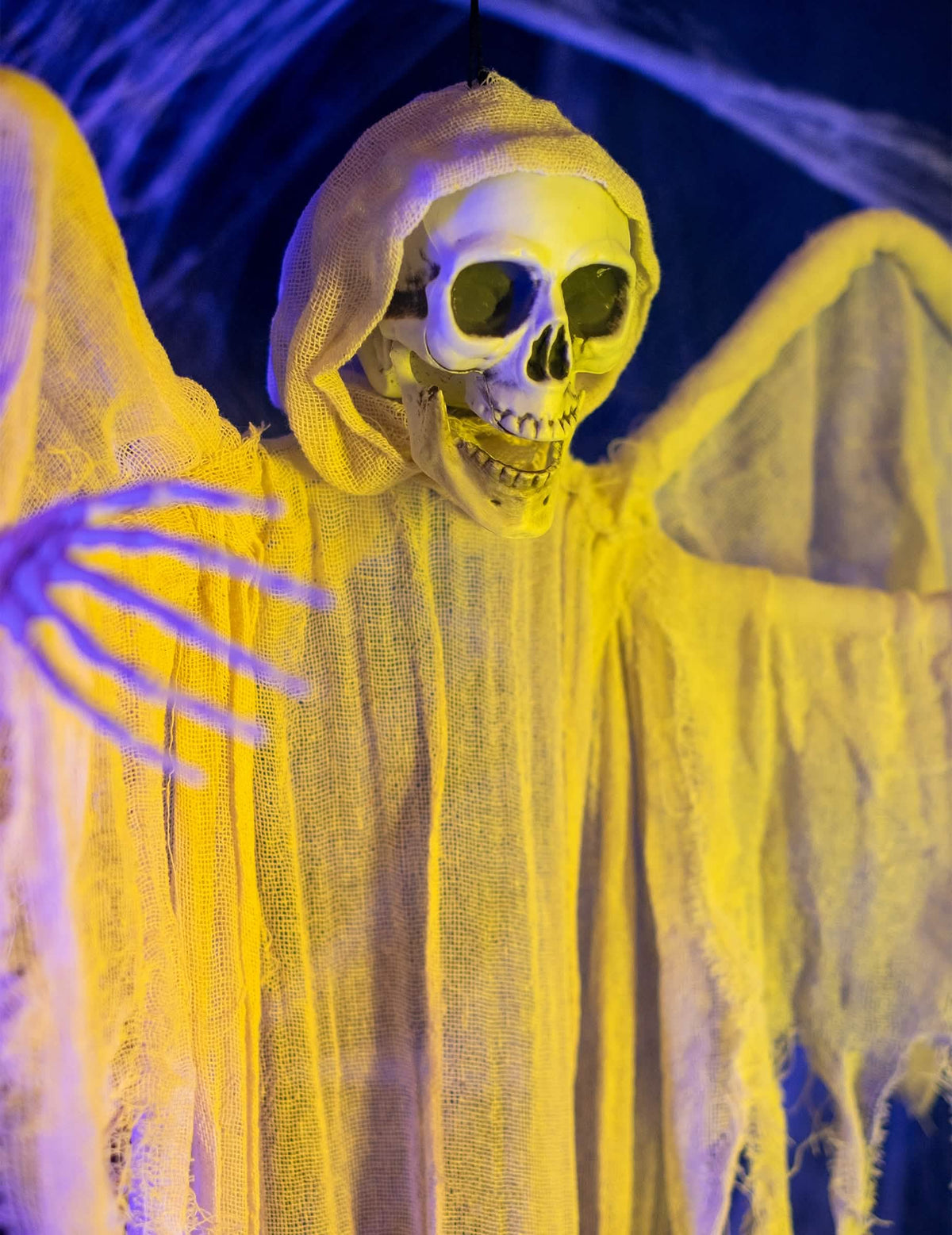 Detail kapucí zakrytá lebka závěsné dekorace anděl bílá kostra