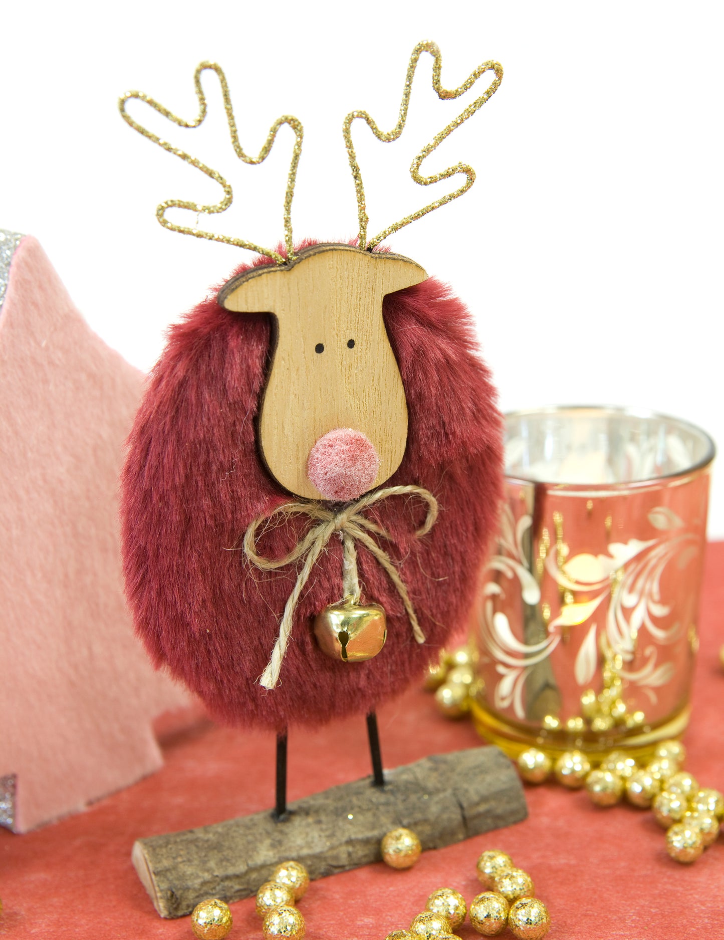 Dekorace soba ve dřevě a vínové kožešině 15 cm se zvonkem