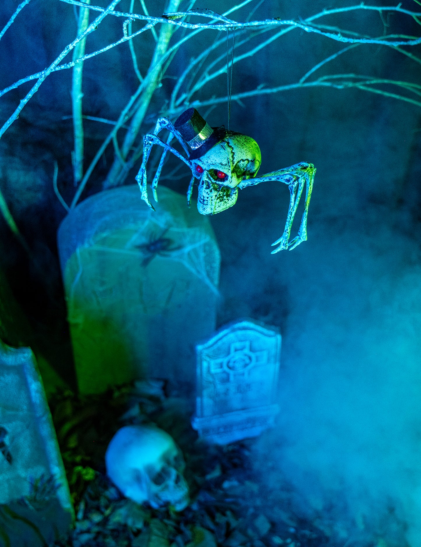 Halloweenská dekorace pavoučí kostry 23 x 30 cm