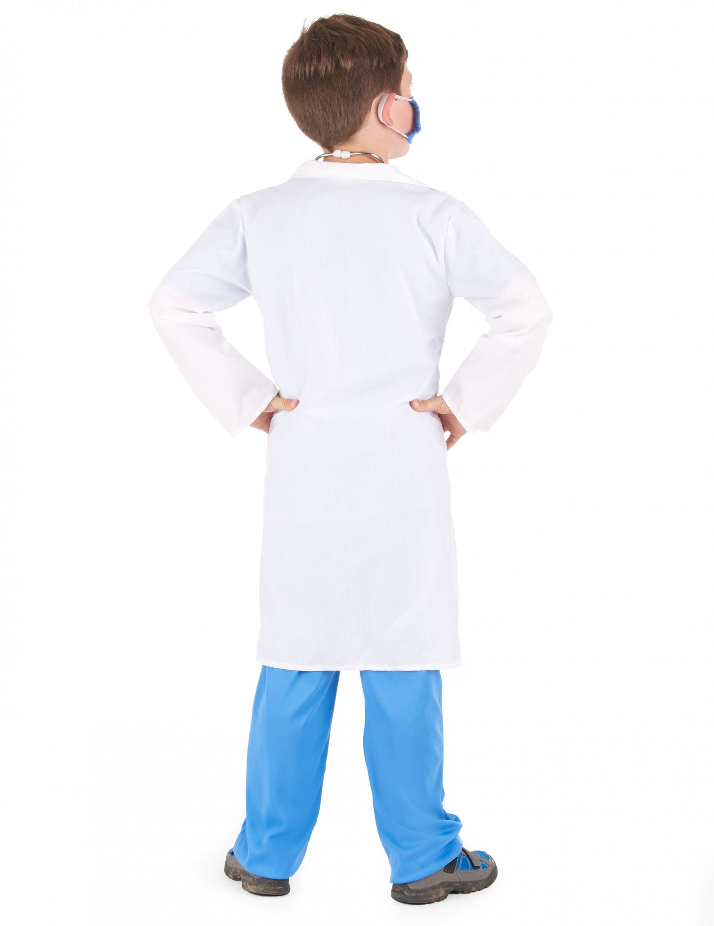 Pohled zezadu na kostým doktora pro chlapce