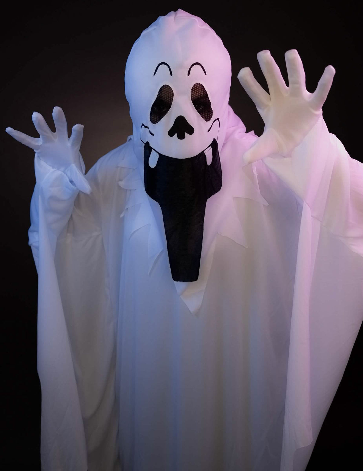 Detail na masku kostýmu ducha halloween