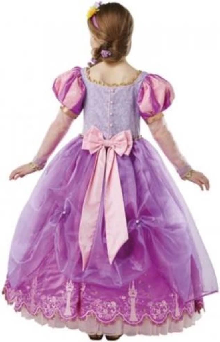 Pohled zezadu na sběratelský kostým princezny Rapunzel