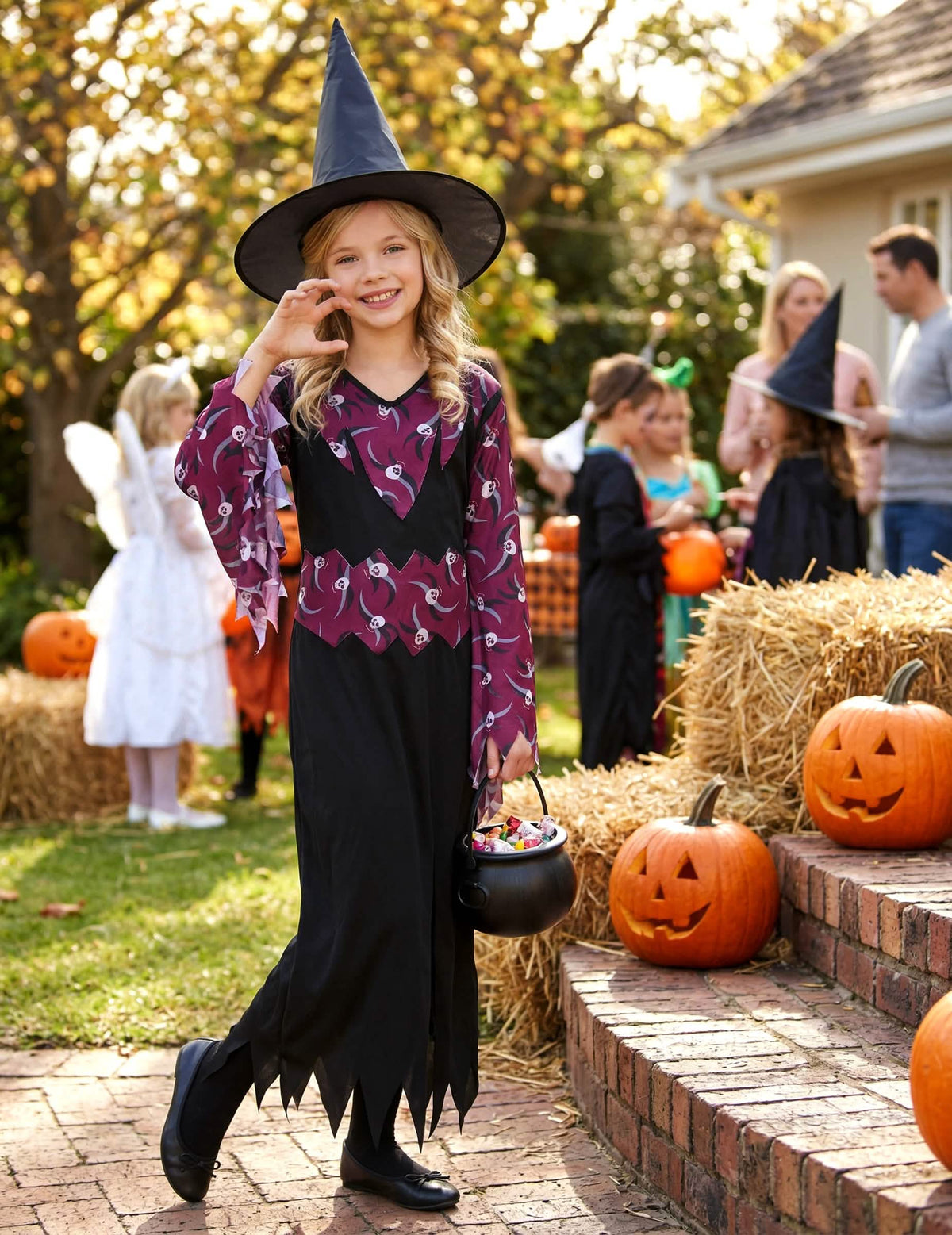Halloweenová scéna kostýmu čarodějnice s kloboukem pro dívka