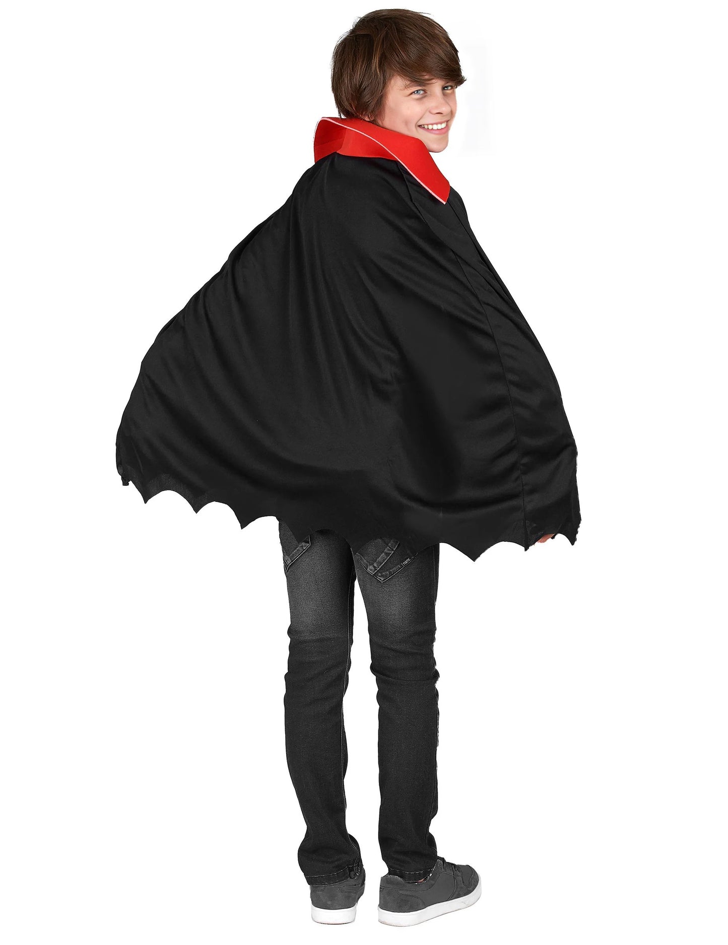 Halloweenský kostým upíra rudého chlapce