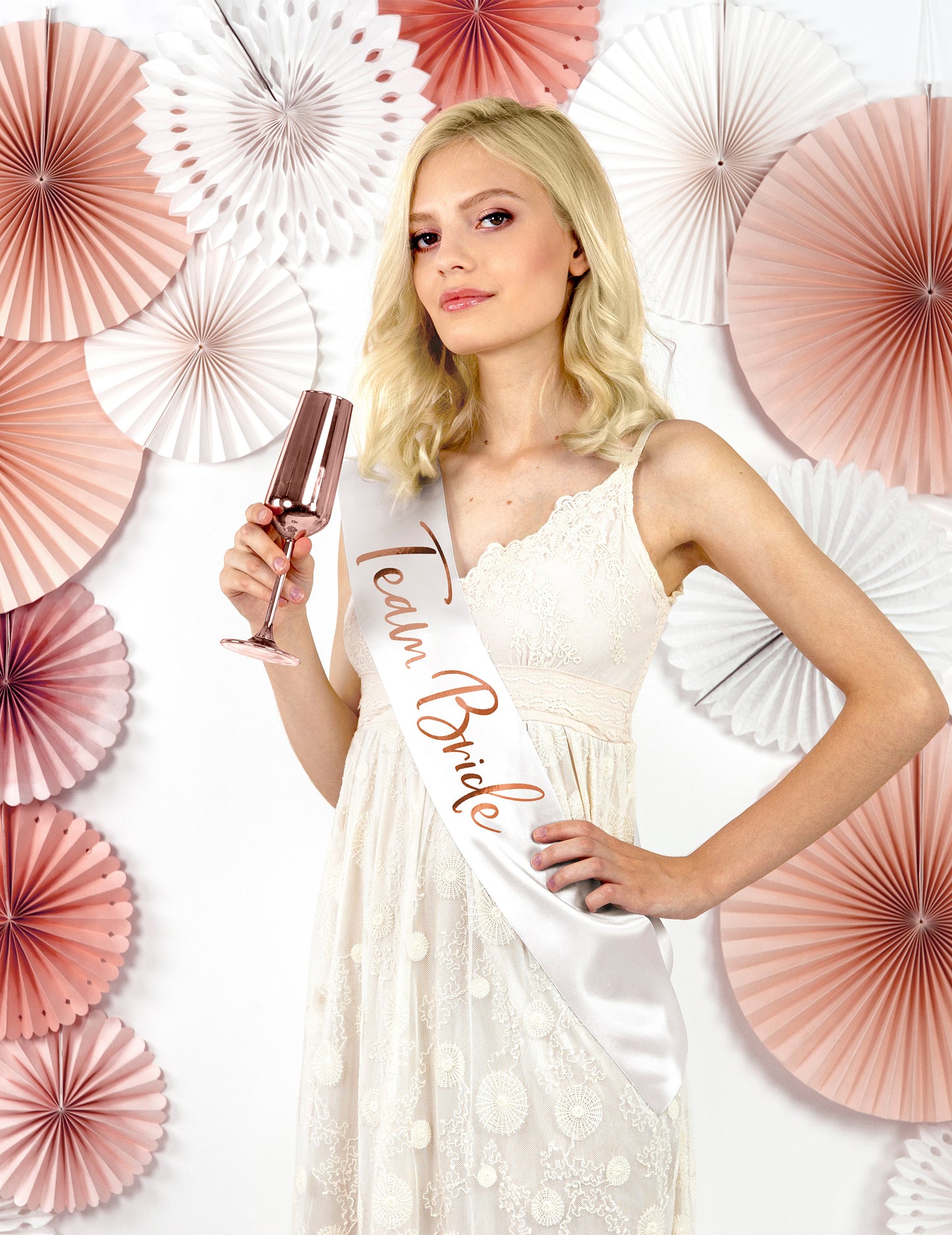 Saténová šerpa Team Bride v bílé a růžovo-zlaté barvě 75 cm